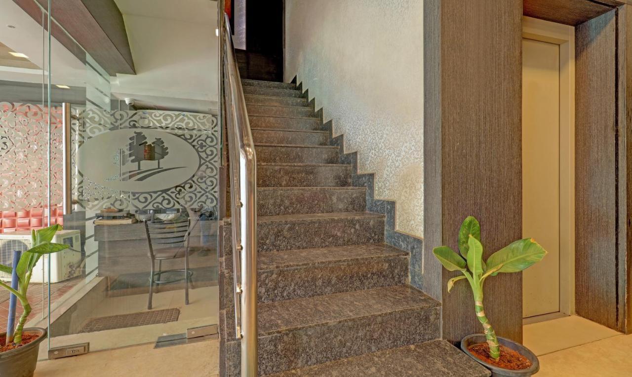 Pine Tree Boutique Hotel Ченнаї Екстер'єр фото