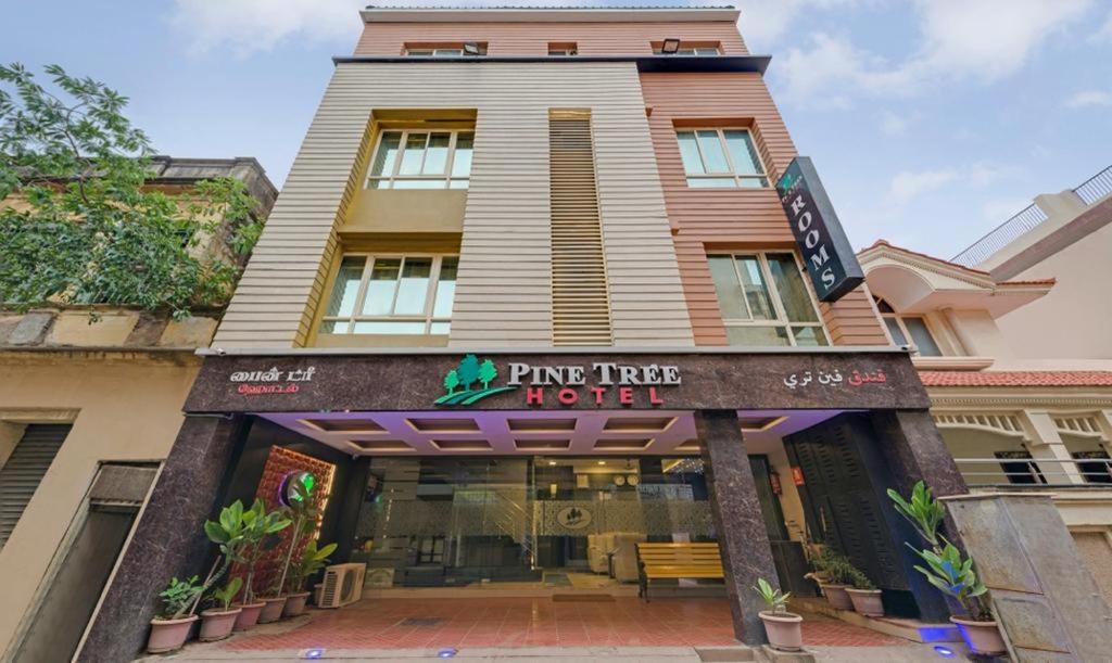 Pine Tree Boutique Hotel Ченнаї Екстер'єр фото