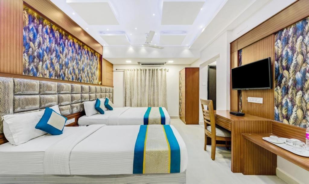 Pine Tree Boutique Hotel Ченнаї Екстер'єр фото