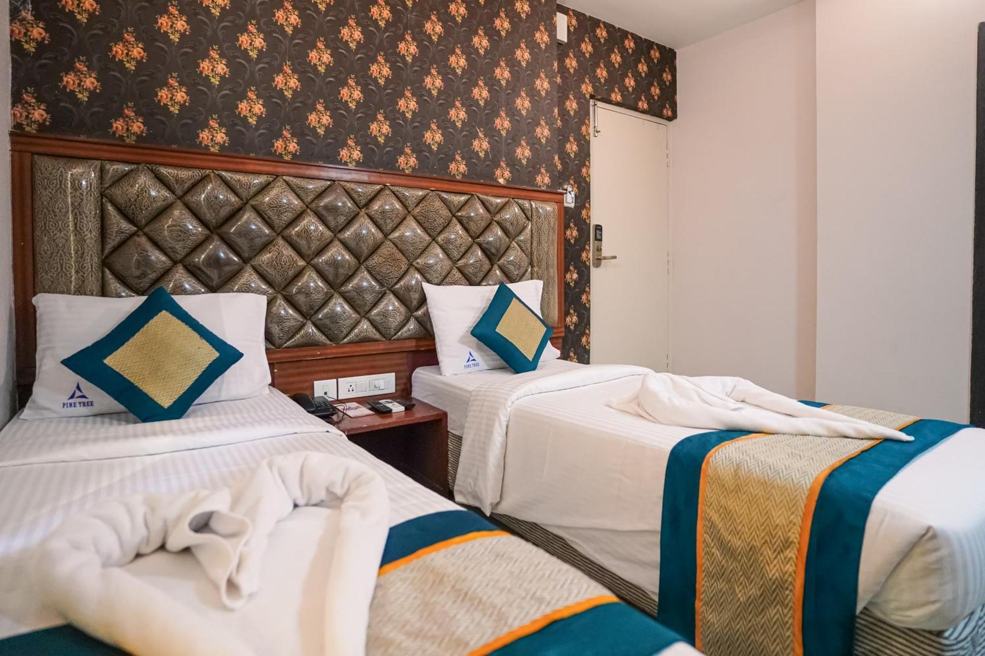Pine Tree Boutique Hotel Ченнаї Екстер'єр фото