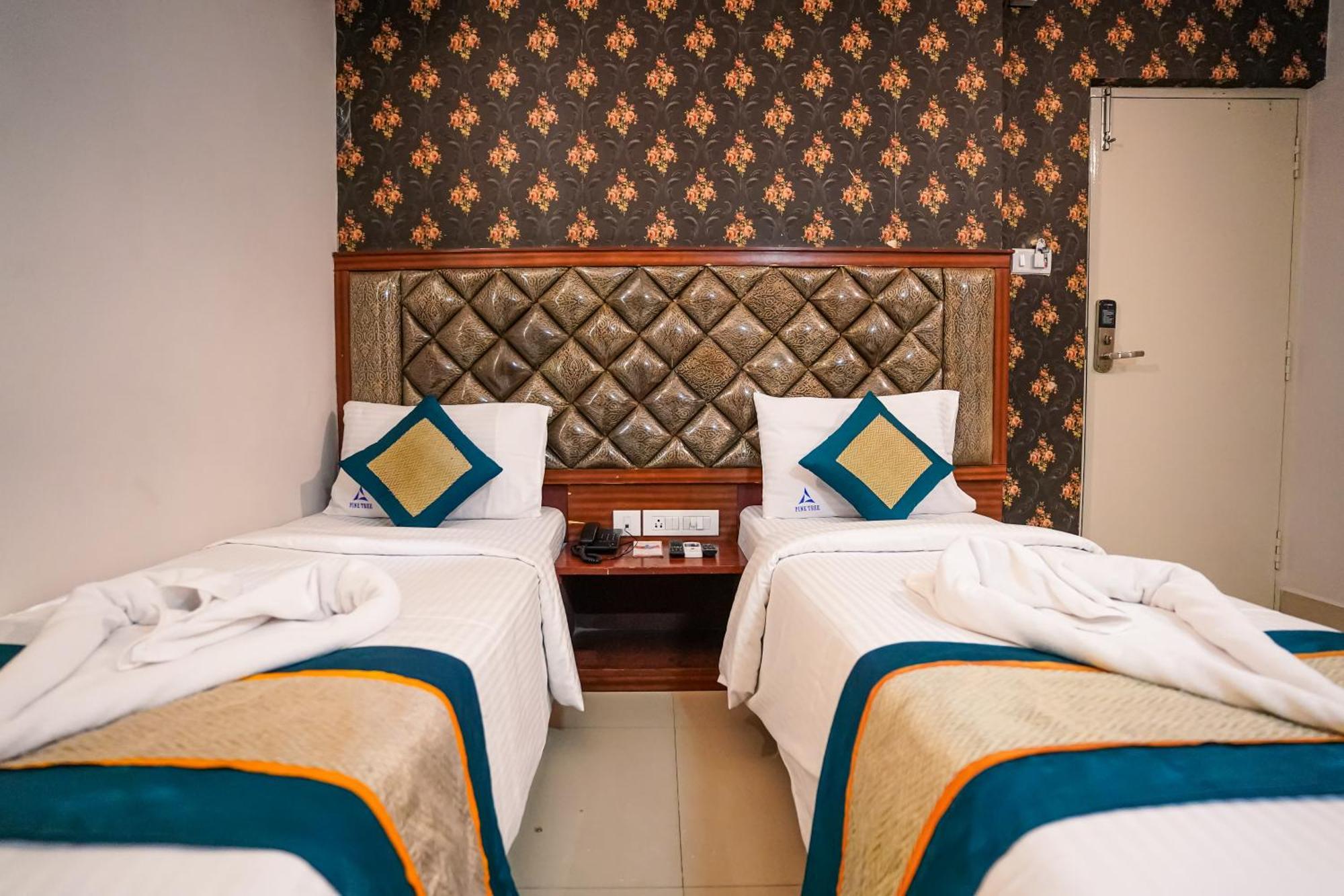 Pine Tree Boutique Hotel Ченнаї Екстер'єр фото
