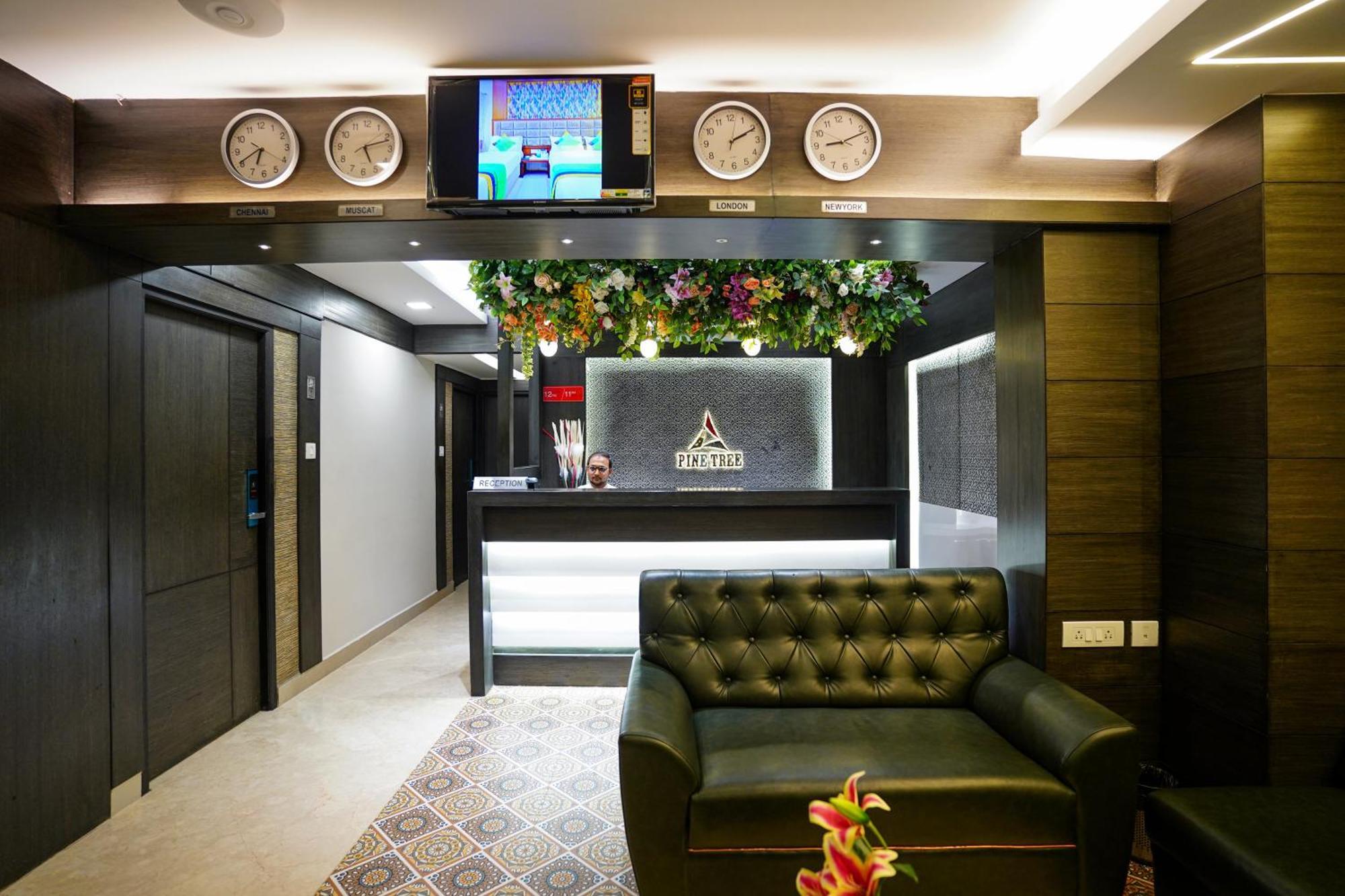 Pine Tree Boutique Hotel Ченнаї Екстер'єр фото