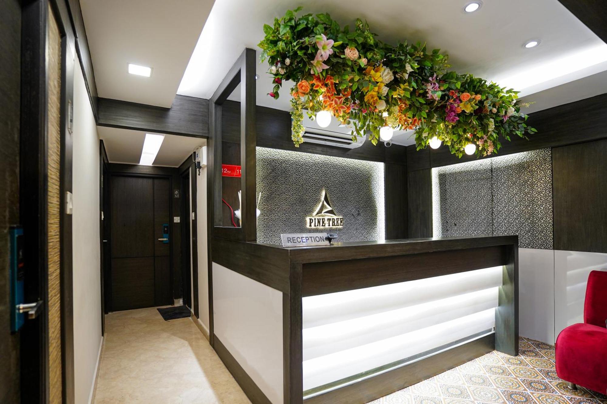 Pine Tree Boutique Hotel Ченнаї Екстер'єр фото