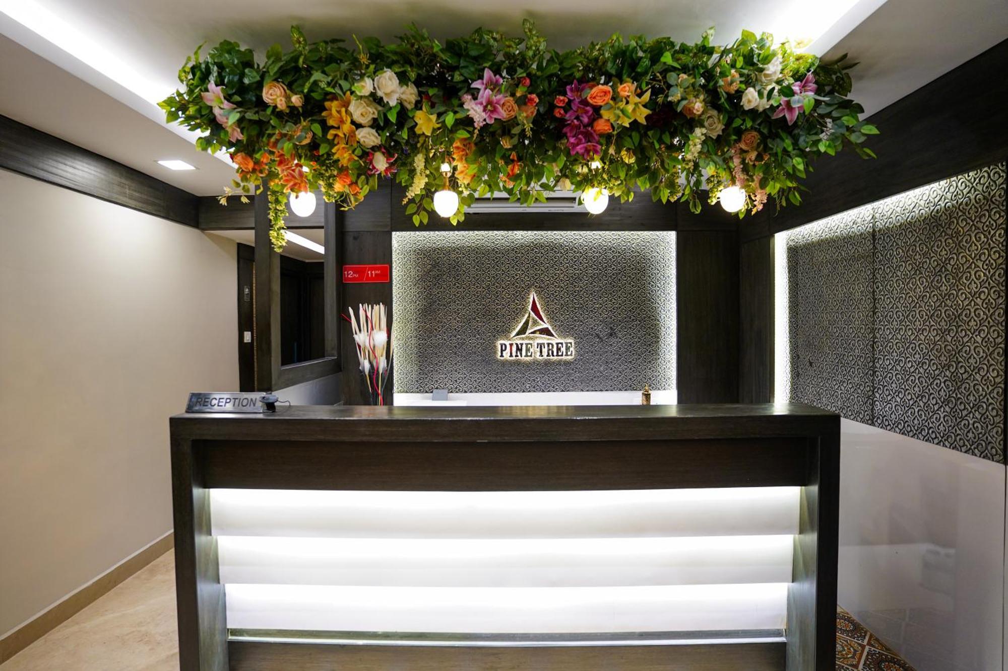 Pine Tree Boutique Hotel Ченнаї Екстер'єр фото