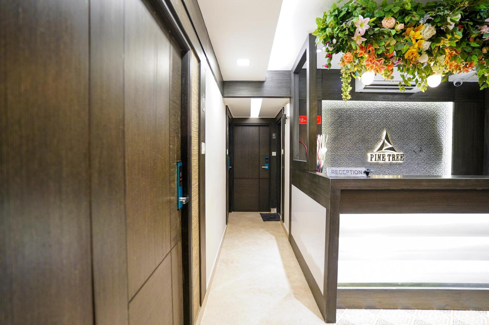 Pine Tree Boutique Hotel Ченнаї Екстер'єр фото